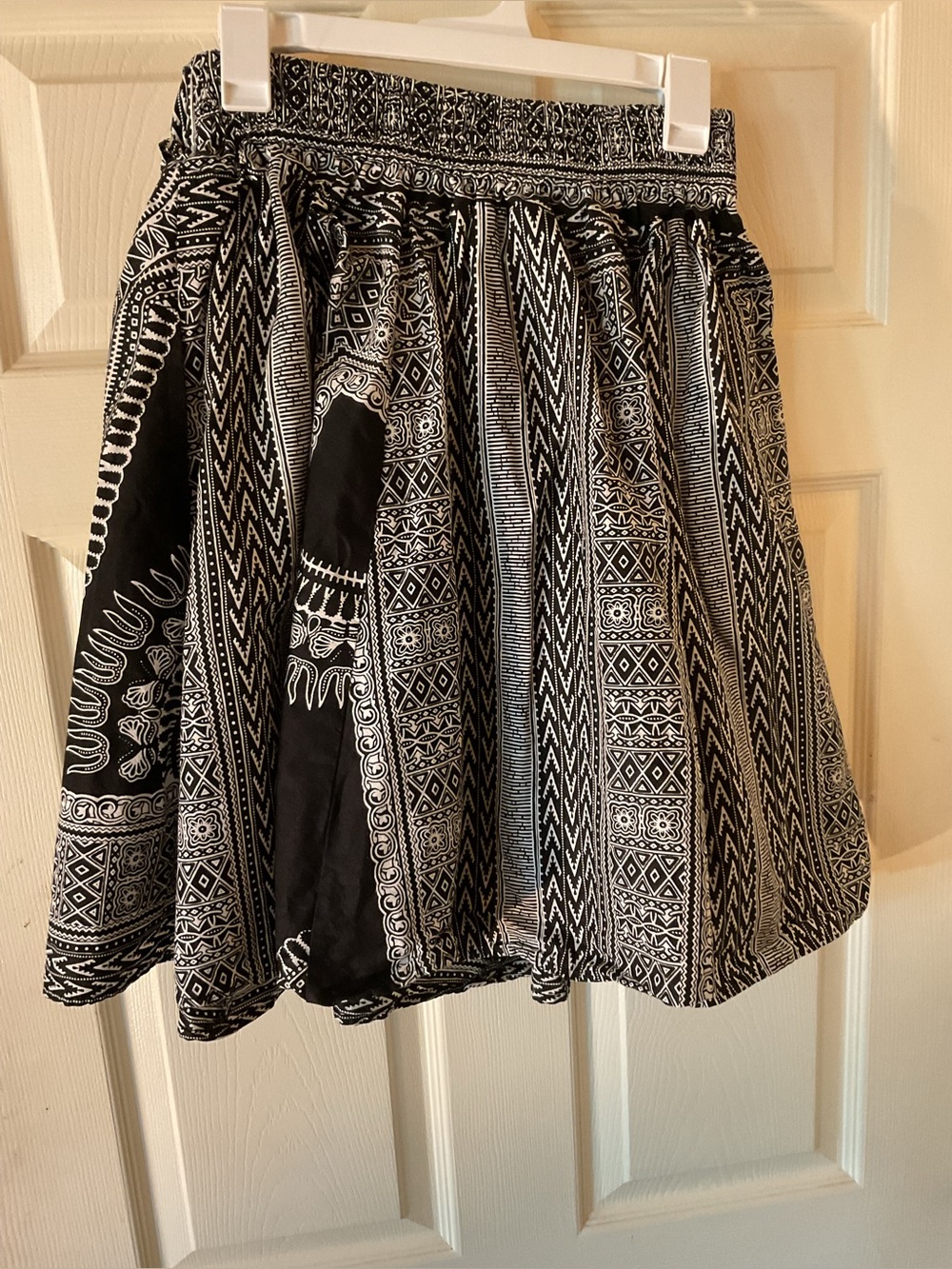 Black & White Printed Circle Skirt with Elastic Waistband - OS - Picture 2 of 3